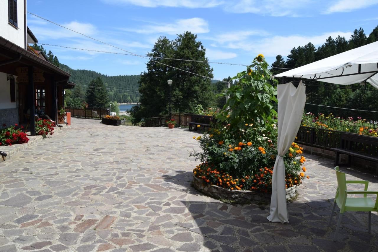 hotel lo sciatore Cotronei Exterior foto