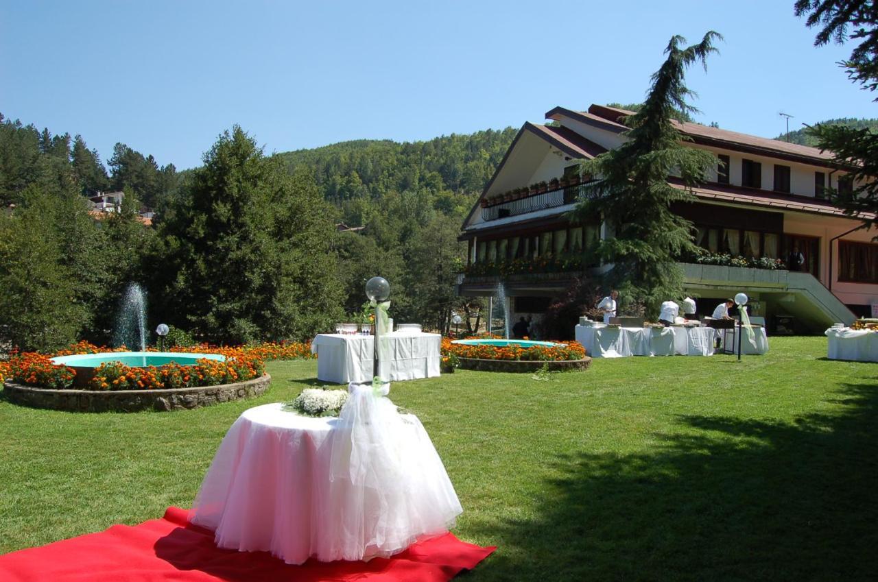 hotel lo sciatore Cotronei Exterior foto