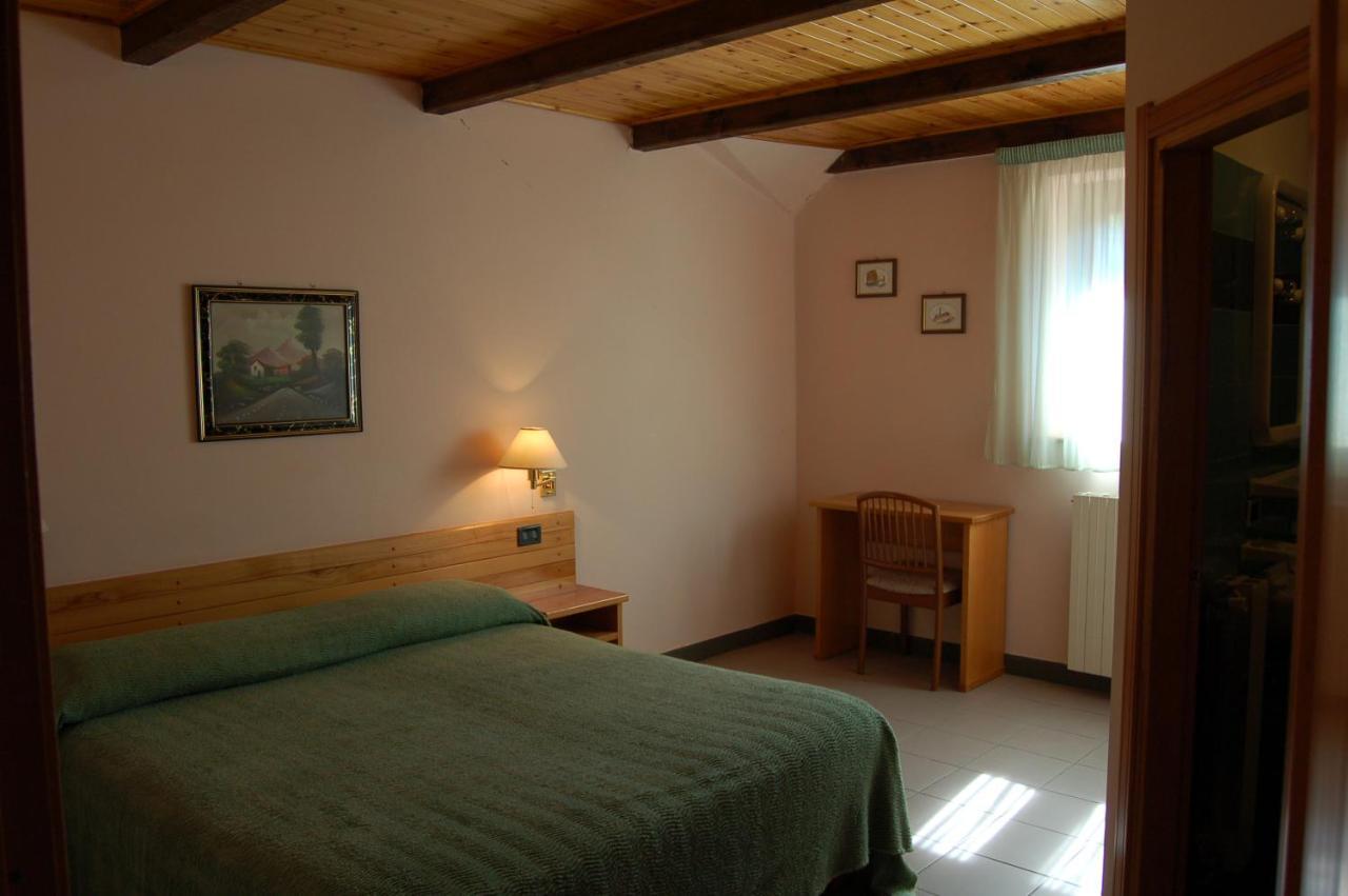 hotel lo sciatore Cotronei Exterior foto