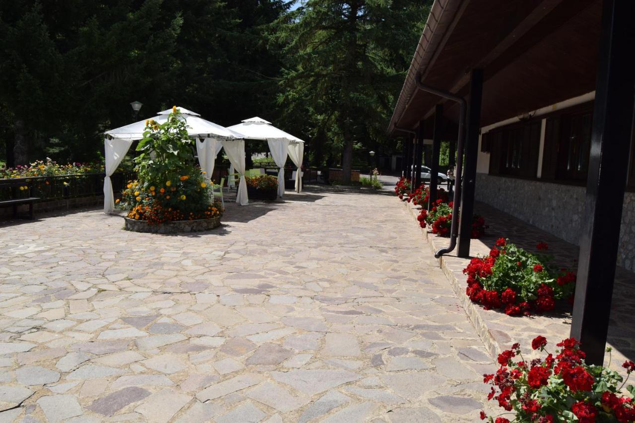 hotel lo sciatore Cotronei Exterior foto