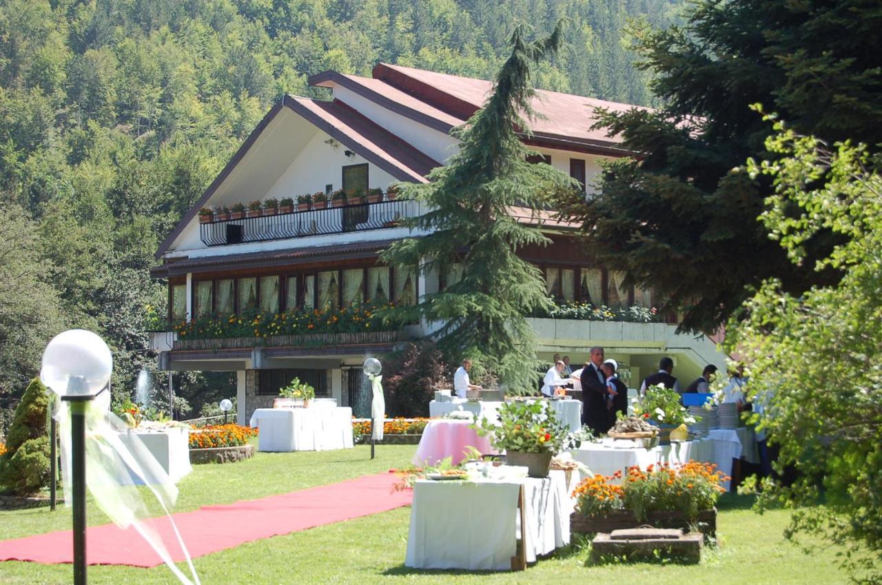 hotel lo sciatore Cotronei Exterior foto