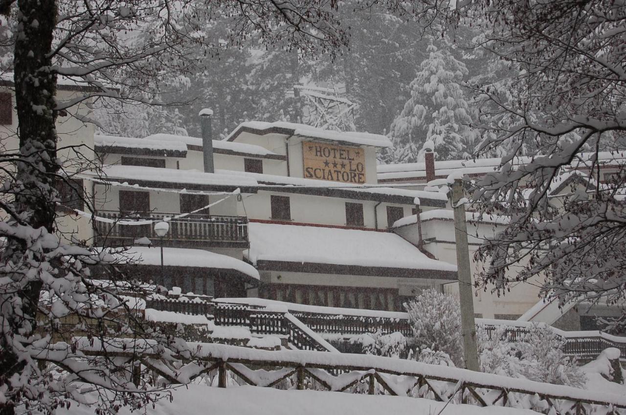 hotel lo sciatore Cotronei Exterior foto